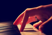 国王与马刺交易 搭次轮+现金送走场均7分侧翼.：C7娱乐